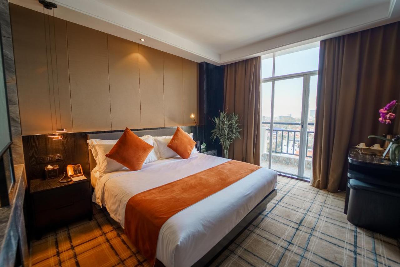 Ocean Hotel Phnompen Kültér fotó